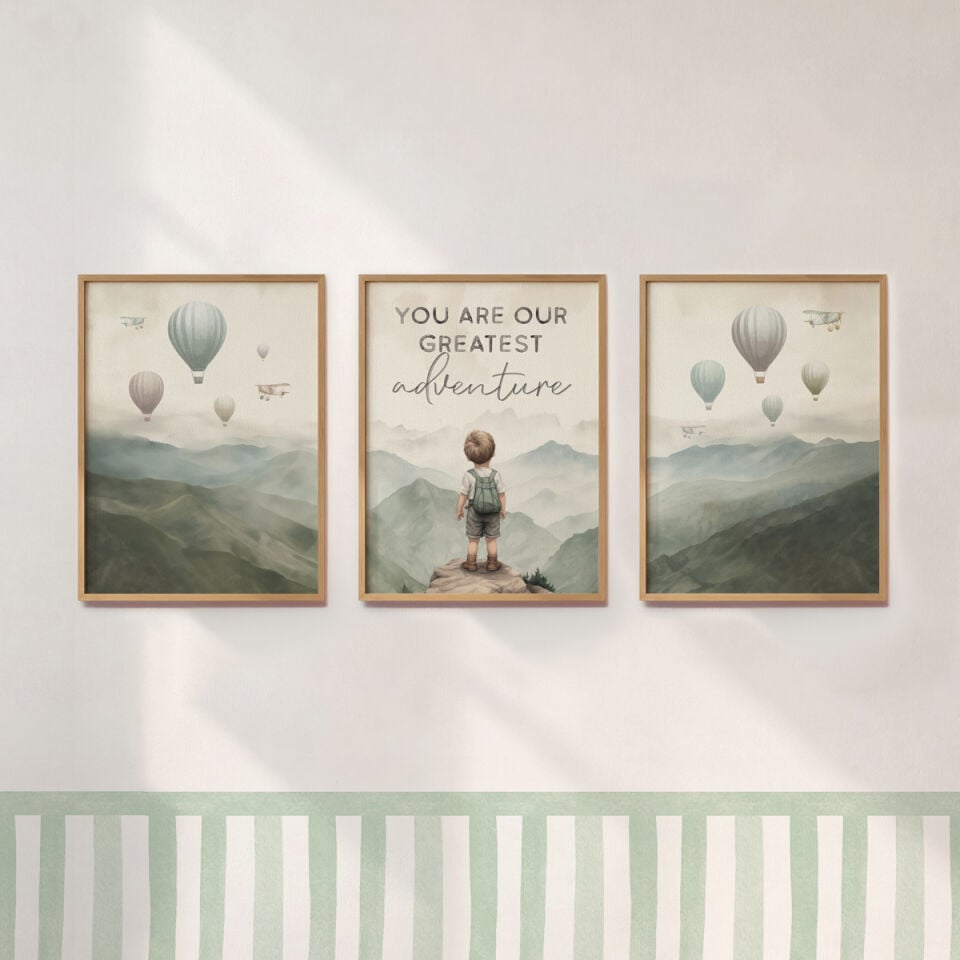 Küçük Çocuk ve Uçan Balonlar Poster Seti